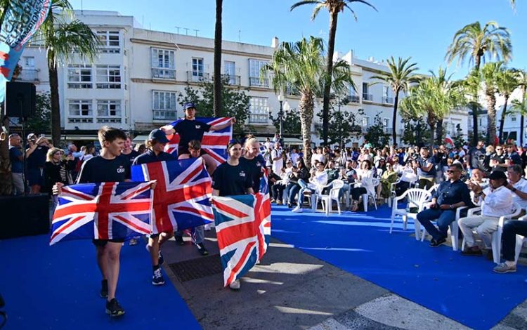 Delegación británica en el desfile de banderas / FOTO: Eulogio García