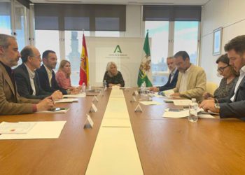 El jurado presidido por Colombo, deliberando / FOTO: Junta