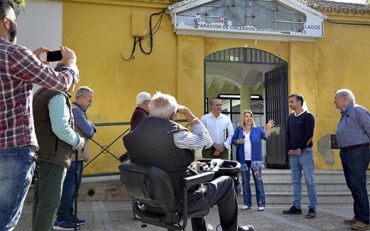 Una "visita técnica" de la anterior alcaldesa a la barriada de La Plata / FOTO: Ayto.