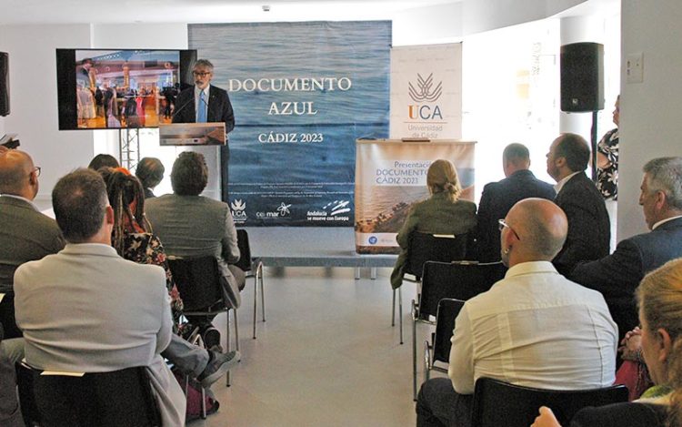 El rector de la UCA presidiendo el acto / FOTO: UCA