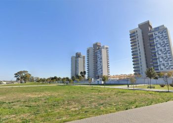 Las tres torres existentes desde hace años en La Casería