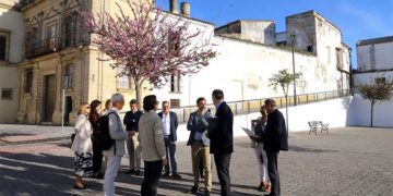 Visita al entorno del futuro hotel / FOTO: Ayto.