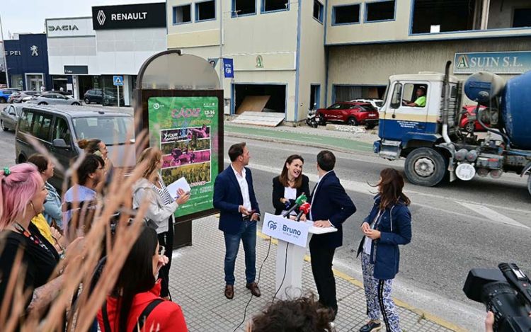 Una hormigonera interrumpe la rueda de prensa / FOTO: Eulogio García