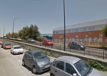 Coches bajando del Puente del Gran Poder