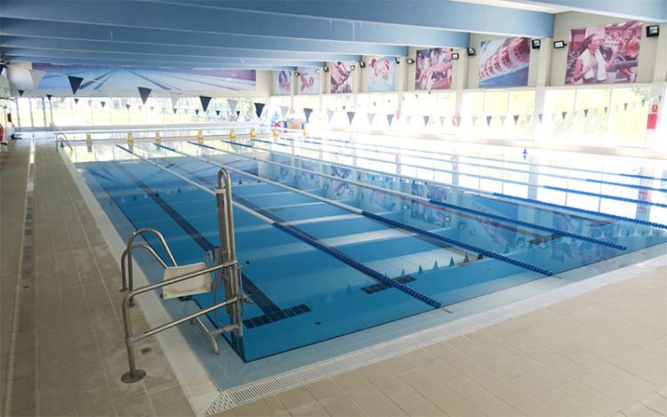 Detalle de la piscina de invierno / FOTO: piscinamunicipalpuertoreal.com