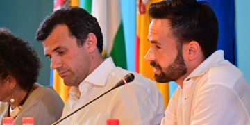 Bruno y De la Cruz, juntos en el reciente debate de la Apdha / FOTO: Eulogio García