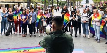 El candidato y otros miembros de Adelante, en la concentración de colectivos / FOTO: Adelante