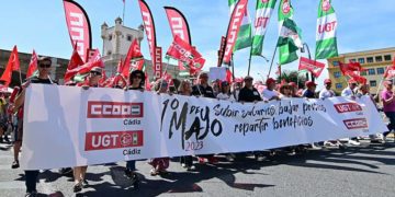 Cabecera de la manifestación de UGT y CCOO / FOTO: Eulogio García