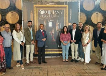 Desvelando el cartel de la feria / FOTO: Ayto.