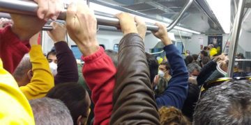 El tranvía atestado tras cada partido del Cádiz CF / FOTO: DBC