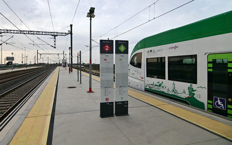 El tranvía parado en Río Arillo / FOTO: Eulogio García