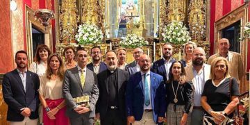 Posado del flamante Gobierno portuense en la iglesia / FOTO_: Ayto.