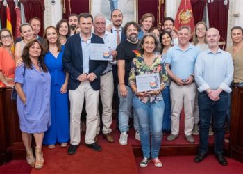 Foto de familia tras el acto de homenaje / FOTO: Ayto.