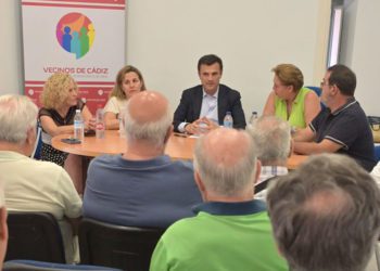 Reunidos en la sede de la federación vecinal / FOTO: Ayto.