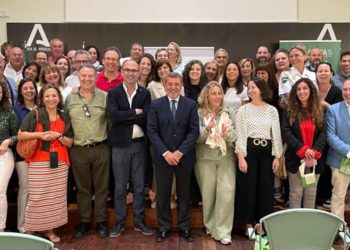 Candón presentando una campaña de la Junta bien arropado / FOTO: Junta