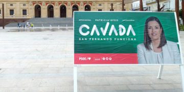 Propaganda electoral de Cavada, en la plaza del Rey / FOTO: DBC
