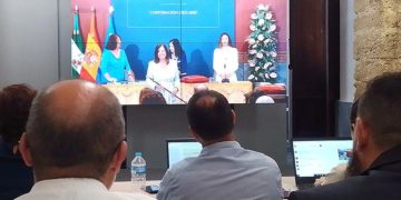 Periodistas siguiendo la sesión desde la sala de prensa / FOTO: DBC