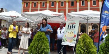 La alcaldesa interviniendo en la presentación de la ruta / FOTO: Asihtur