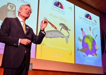 Gunter Pauli inaugurando Innovazul en Cádiz hace unos meses / FOTO: Eulogio García