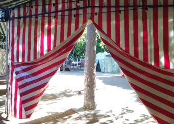 Durante el montaje de casetas en 2022 / FOTO: DBC