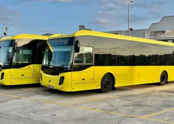 Los flamantes vehículos en las cocheras / FOTO: Ayto.