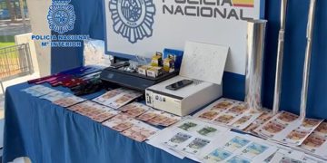 Dinero falso ya impreso y otros efectos intervenidos / FOTO: Policía Nacional