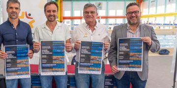 Presentando el cartel de la cita deportiva / FOTO: Ayto.