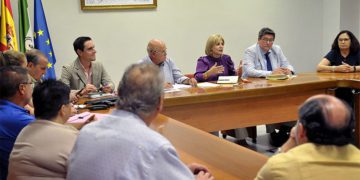 Un momento de la reunión con la federación vecinal / FOTO: Ayto.