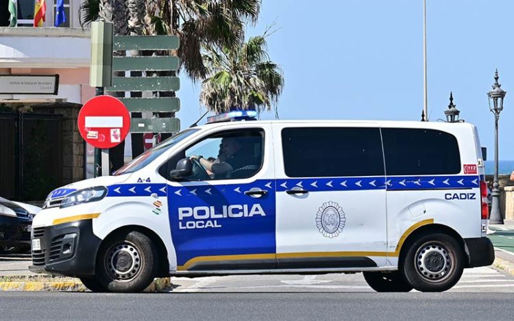 La Policía Local no pudo contar con colaboración de la Nacional hasta el final de la actuación / FOTO: Eulogio García