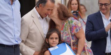 Momentos de emoción en la entrega de llaves a los beneficiarios / FOTO: Ayto.