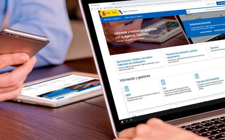 Cada vez se formalizan más declaraciones por la web / FOTO: Agencia Tributaria