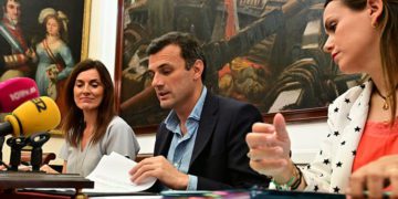 Informando de los asuntos abordados en Junta de Gobierno Local / FOTO: Eulogio García