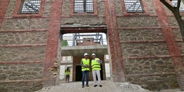 El alcalde supervisaba días atrás el proyecto estrella de la EDUSI / FOTO: Eulogio García