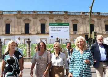 La consejera de Salud y su comitiva / FOTO: Ayto.