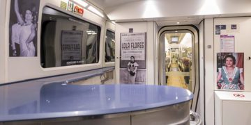 La muestra se reparte entre los vagones del Alvia / FOTO: Renfe