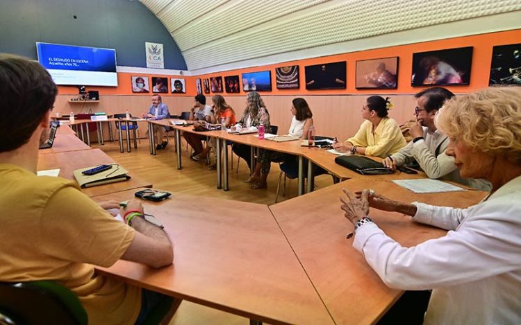 Rosa Valenty participando en uno de los seminarios / FOTO: Eulogio García