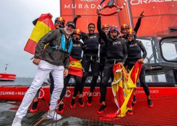 El equipo español celebrando su inesperada victoria en Los Ángeles / FOTO: SailGP