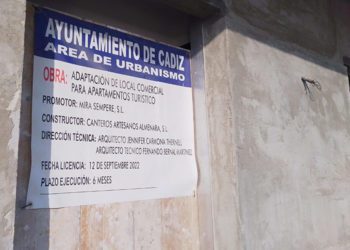 Obra en un bajo del paseo marítimo para su transformación en vivienda turística / FOTO: DBC