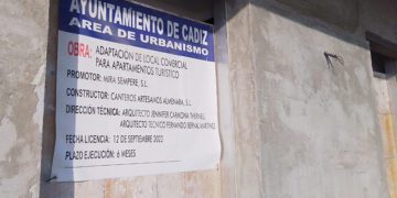 Obra en un bajo del paseo marítimo para su transformación en vivienda turística / FOTO: DBC