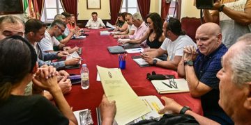 Momentos previos a la reunión / FOTO: Eulogio García