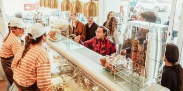 Colas en la 'mejor' heladería gaditana / FOTO: facebook La Cremeria Gelato Italiano