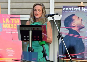 La concejala de Cultura detallando ambas programaciones municipales / FOTO: Ayto.