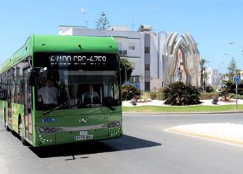 El verde hace más que reconocible al nuevo bus / FOTO: Ayto.