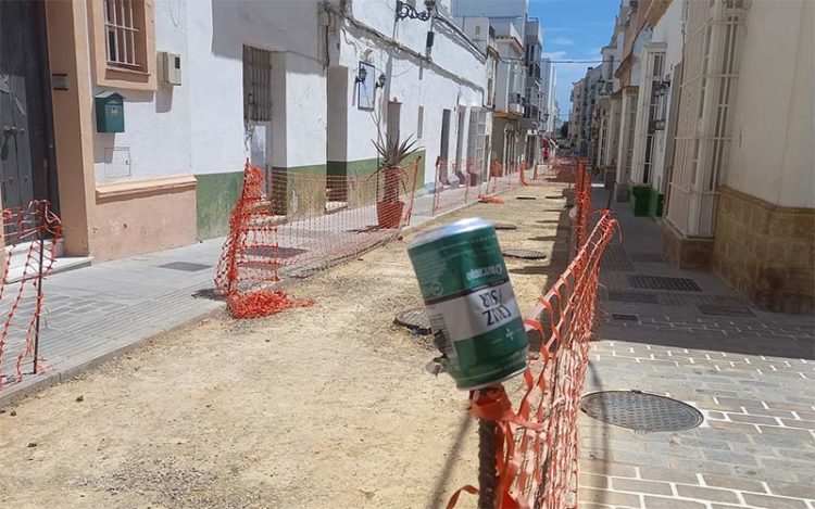 Gran parte de la calle espera el adoquinado o asfaltado / FOTO: AxSí