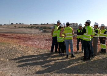 Primeros movimientos en la parcela cedida por el Ayuntamiento / FOTO: Endesa