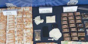 La droga y el dinero intervenidos en la casa del sospechoso / FOTO: Policía Nacional