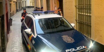 Actuando en una finca de la calle San Juan / FOTO: Policía Nacional