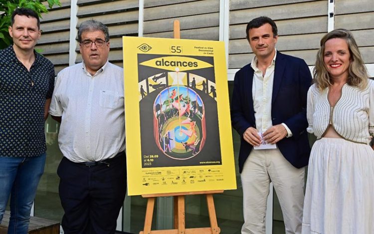 Desvelando el cartel de la próxima edición / FOTO: Ayto.