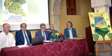 Presentando el cartel de 2023, con el pasado presente / FOTO: Ayto.