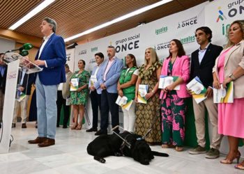 Presentando el informe anual en la sede de la ONCE de Cádiz / FOTO: Eulogio García